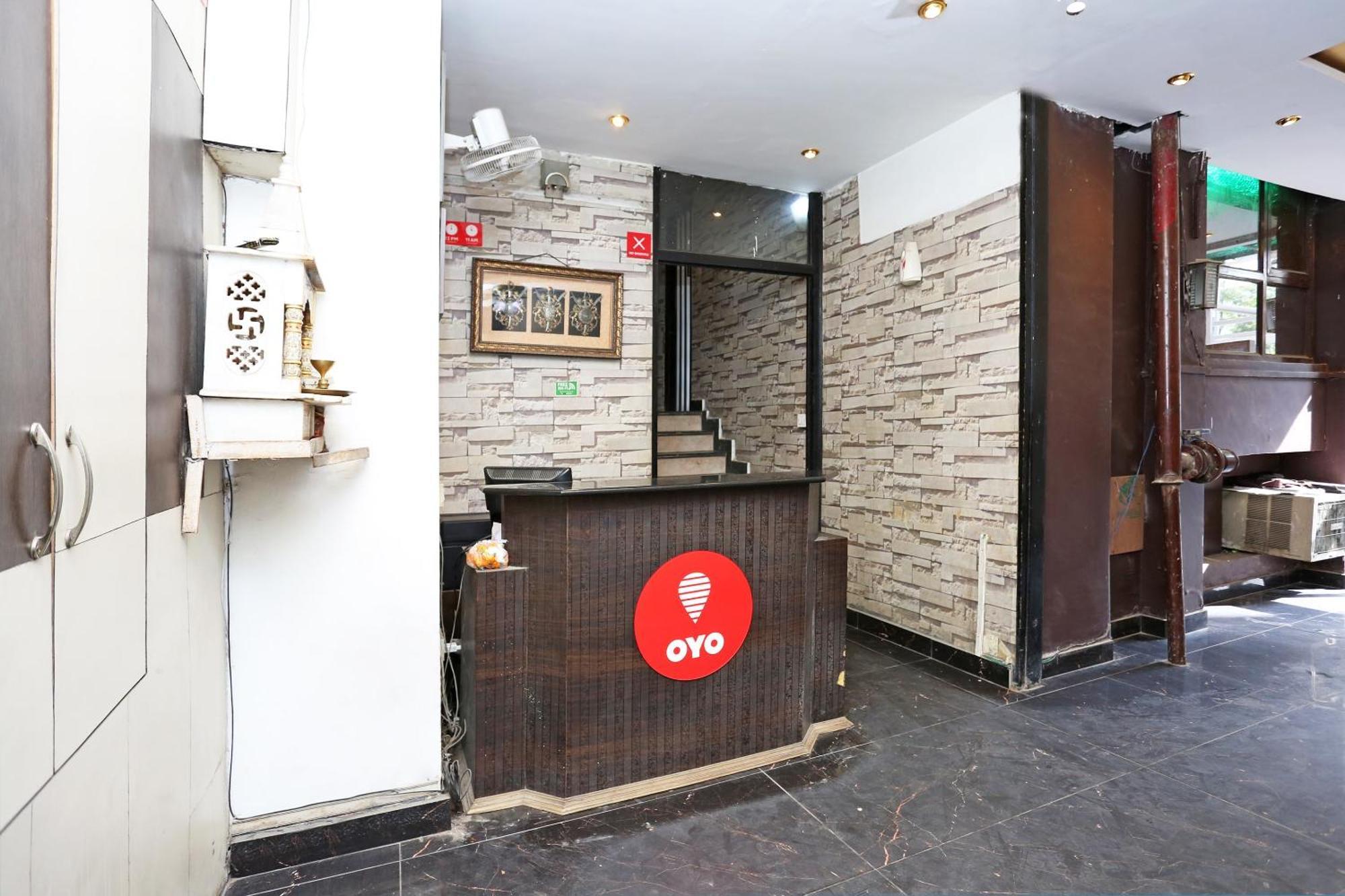 Oyo Flagship Hotel F Five New Delhi Exterior photo