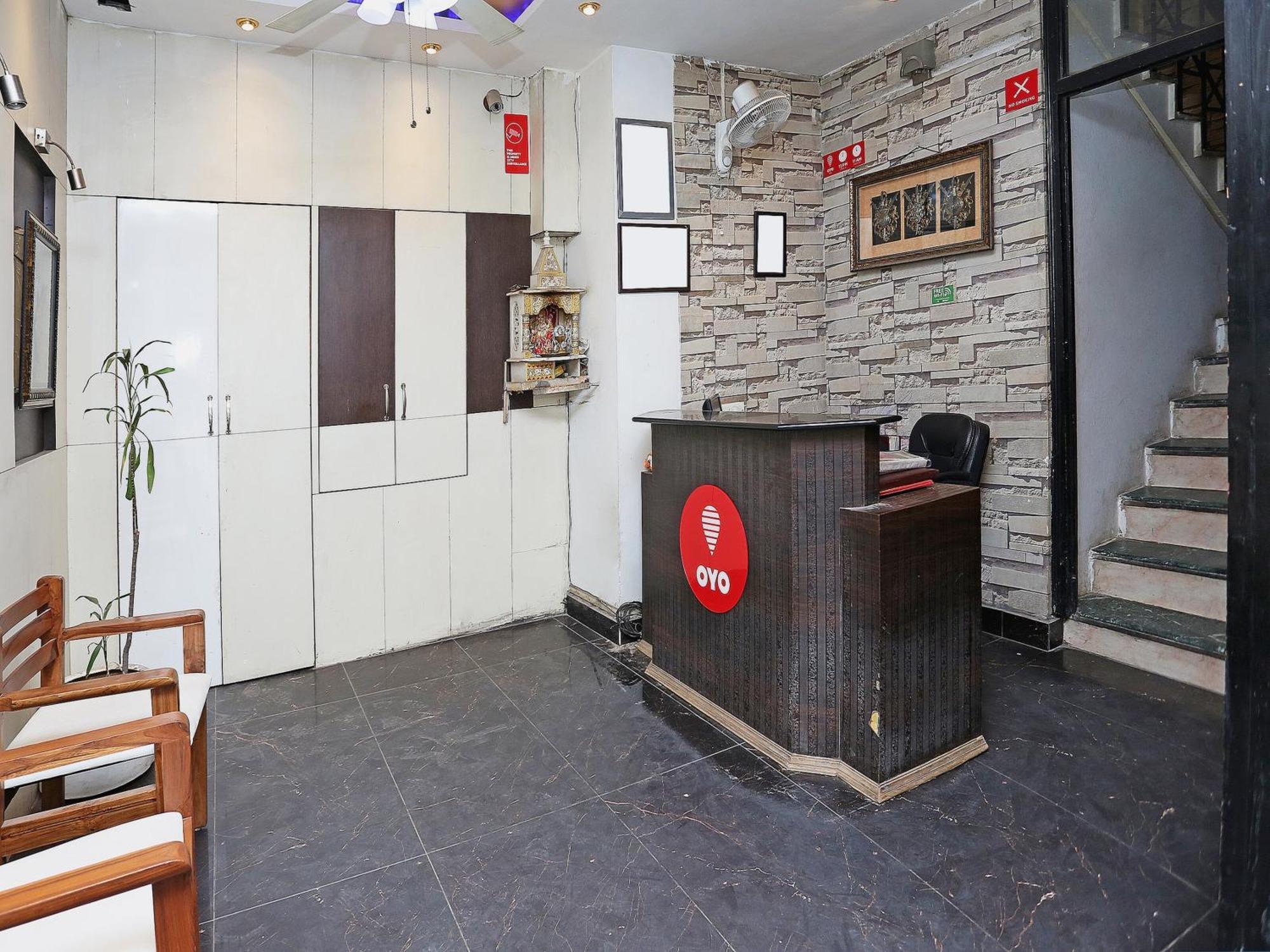 Oyo Flagship Hotel F Five New Delhi Exterior photo